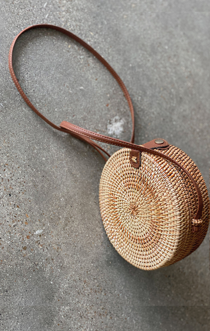 Round Crossbody Straw Bag